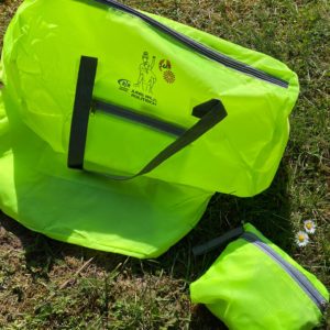 Sport- und Reisetasche to go - jung, wild, politisch