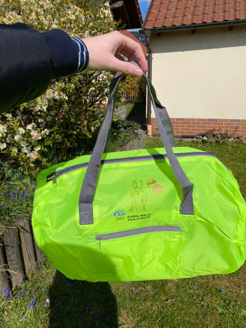 Sport- und Reisetasche to go - jung, wild, politisch – Bild 4